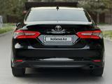Toyota Camry 2018 года за 13 400 000 тг. в Алматы – фото 5
