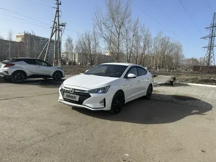 Hyundai Elantra 2019 года за 8 250 000 тг. в Астана – фото 2