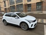 Kia Rio X-Line 2022 года за 9 800 000 тг. в Астана – фото 2