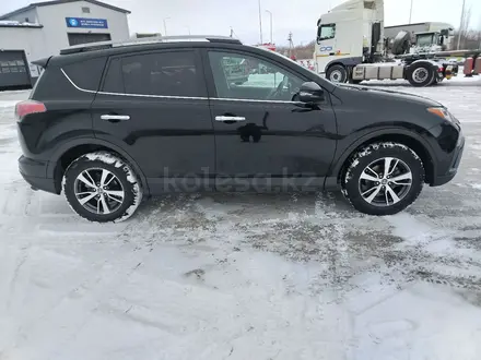 Toyota RAV4 2017 года за 9 000 000 тг. в Уральск – фото 4