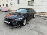 Toyota Camry 2023 года за 16 500 000 тг. в Актау
