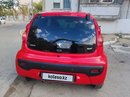 Peugeot 107 2008 года за 2 750 000 тг. в Байконыр – фото 4