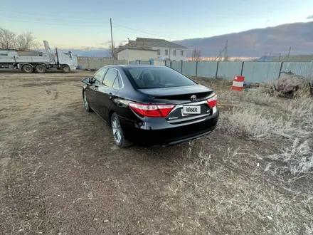 Toyota Camry 2015 года за 5 500 000 тг. в Атырау – фото 13