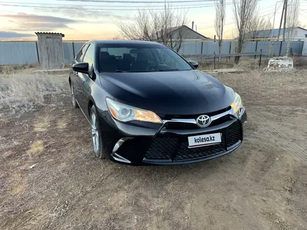 Toyota Camry 2015 года за 5 500 000 тг. в Атырау