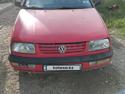 Volkswagen Vento 1993 года за 1 400 000 тг. в Алматы