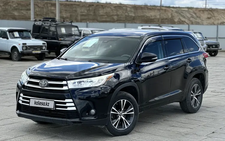 Toyota Highlander 2017 годаүшін13 350 000 тг. в Атырау
