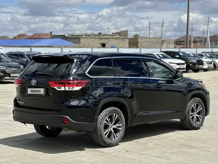 Toyota Highlander 2017 года за 13 350 000 тг. в Атырау – фото 5