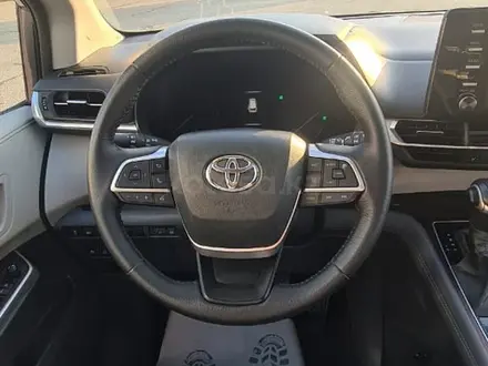 Toyota Sienna 2021 года за 24 000 000 тг. в Атырау – фото 26