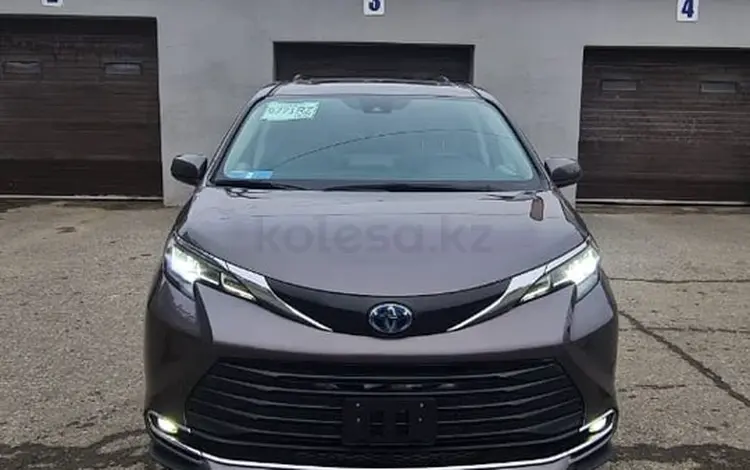 Toyota Sienna 2021 годаүшін24 000 000 тг. в Атырау