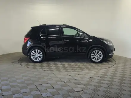 Chevrolet Tracker 2020 года за 6 390 000 тг. в Алматы – фото 4