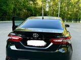 Toyota Camry 2021 года за 10 500 000 тг. в Актобе – фото 4