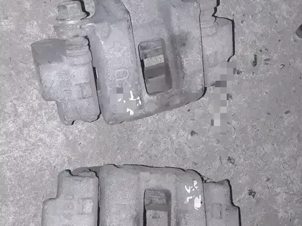 Задний суппорт на лк 105 за 25 000 тг. в Алматы