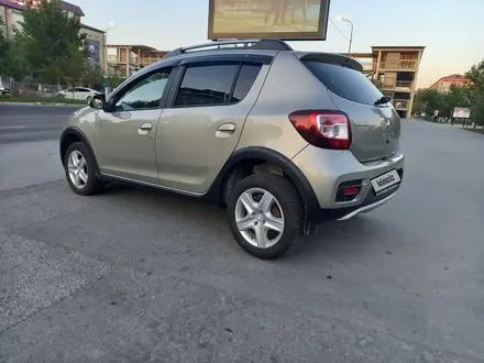 Renault Sandero Stepway 2015 года за 5 300 000 тг. в Атырау – фото 2