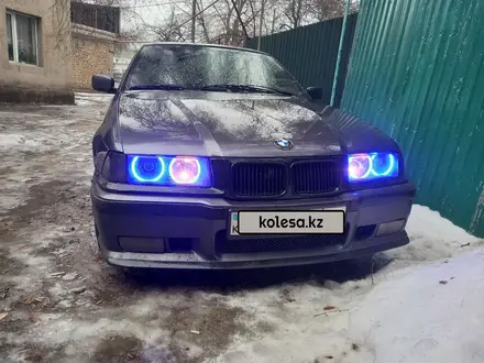 BMW 320 1993 года за 1 300 000 тг. в Алматы – фото 2