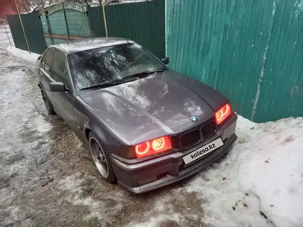 BMW 320 1993 года за 1 300 000 тг. в Алматы – фото 7