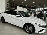 Hyundai Elantra 2023 года за 12 890 000 тг. в Уральск – фото 3