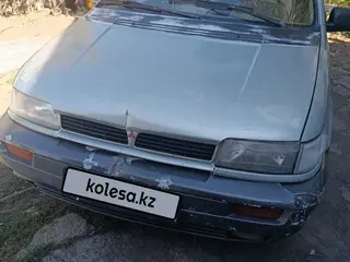 Mitsubishi Space Wagon, 1993