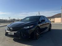 Toyota Camry 2018 года за 9 500 000 тг. в Атырау