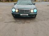 Mercedes-Benz E 320 1996 года за 2 200 000 тг. в Астана