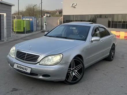 Mercedes-Benz S 320 2000 года за 3 300 000 тг. в Алматы