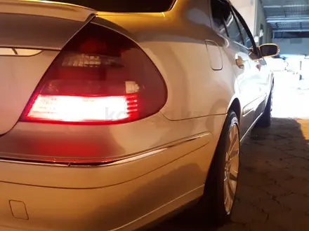 Mercedes-Benz E 500 2003 года за 7 500 000 тг. в Тараз – фото 20