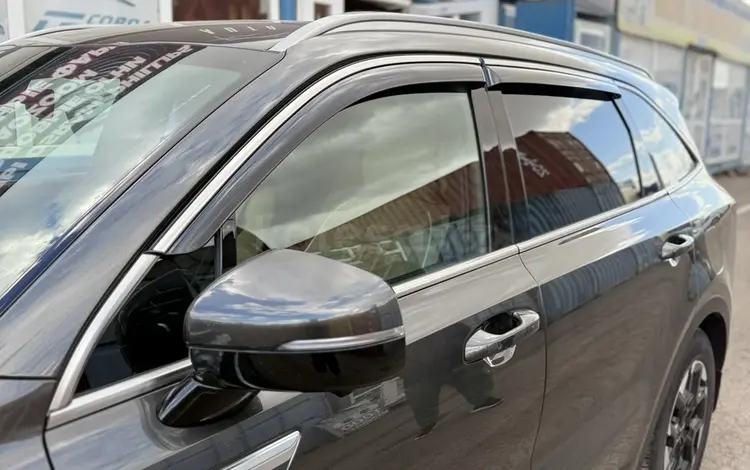 Дефлекторы окон (ветровики) Kia Sorento с 2020 + за 15 000 тг. в Астана
