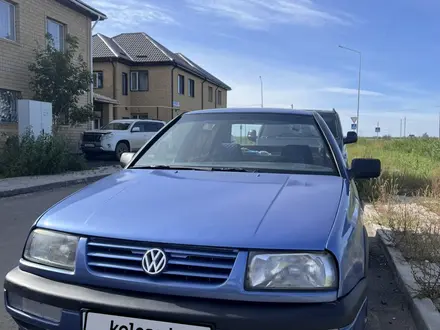 Volkswagen Vento 1993 года за 1 300 000 тг. в Астана