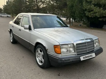 Mercedes-Benz E 230 1990 года за 1 000 000 тг. в Алматы – фото 2