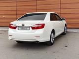 Toyota Camry 2014 года за 9 550 000 тг. в Астана – фото 2