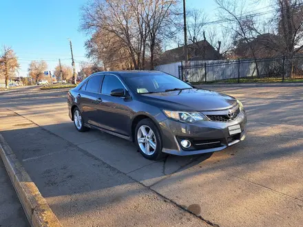 Toyota Camry 2014 года за 5 200 000 тг. в Уральск – фото 2