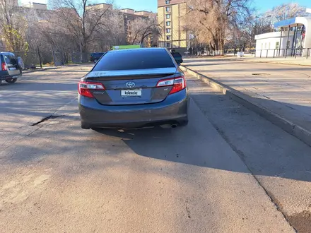 Toyota Camry 2014 года за 5 200 000 тг. в Уральск – фото 8