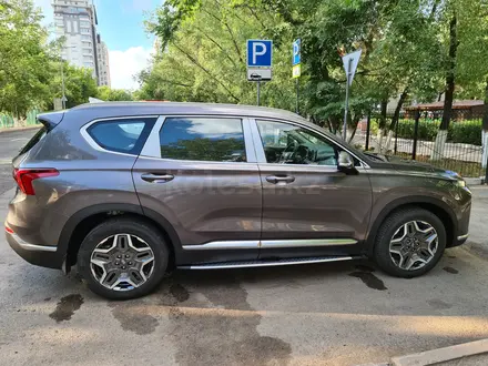 Hyundai Santa Fe 2023 года за 19 100 000 тг. в Астана – фото 2