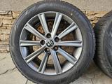 Диски Камри 50 с зимними шинами. за 390 000 тг. в Алматы – фото 2