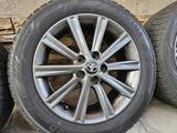 Диски Камри 50 с зимними шинами. за 390 000 тг. в Алматы – фото 3
