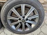 Диски Камри 50 с зимними шинами. за 390 000 тг. в Алматы – фото 5