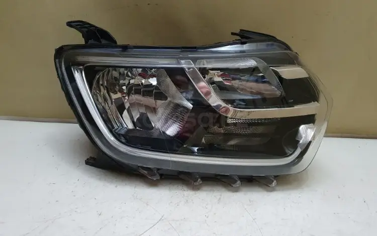 Правая фара Duster за 90 000 тг. в Караганда