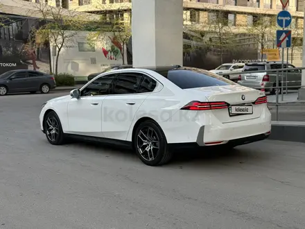 BMW 520 2023 года за 33 000 000 тг. в Алматы – фото 5