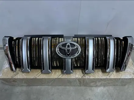 Решетка радиатора на Toyota Land Cruiser Prado за 25 000 тг. в Алматы – фото 2