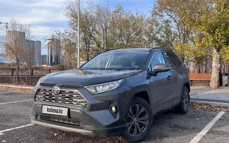 Toyota RAV4 2023 года за 18 500 000 тг. в Караганда