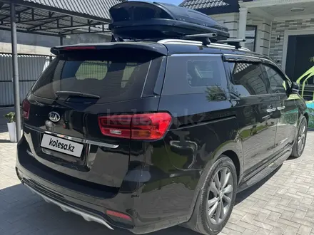 Kia Carnival 2019 года за 11 500 000 тг. в Алматы – фото 3