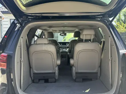 Kia Carnival 2019 года за 11 500 000 тг. в Алматы – фото 9