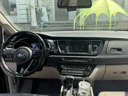 Kia Carnival 2019 года за 11 500 000 тг. в Алматы – фото 8