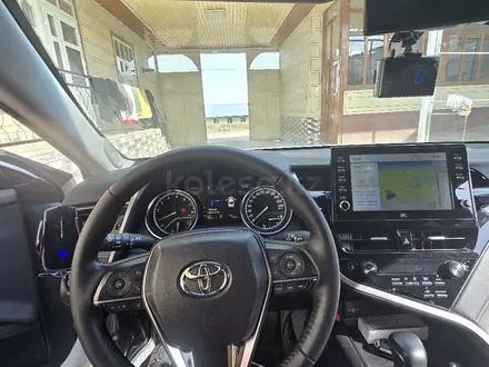 Toyota Camry 2021 года за 17 500 000 тг. в Шымкент – фото 2