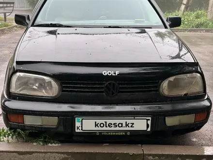 Volkswagen Golf 1993 года за 770 000 тг. в Алматы