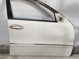 Дверь передняя правая на Mercedes W211 за 25 000 тг. в Алматы