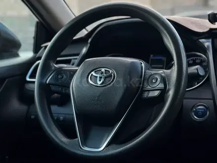 Toyota Camry 2017 года за 11 000 000 тг. в Актау – фото 6