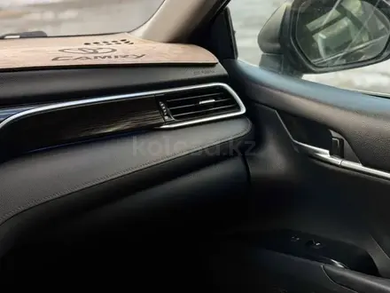Toyota Camry 2017 года за 11 000 000 тг. в Актау – фото 8