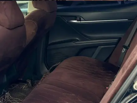 Toyota Camry 2017 года за 11 000 000 тг. в Актау – фото 9