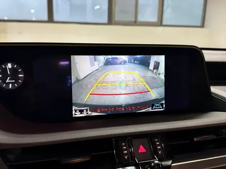 Lexus ES 300h 2021 года за 25 000 000 тг. в Алматы – фото 14