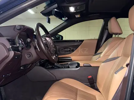 Lexus ES 300h 2021 года за 25 000 000 тг. в Алматы – фото 18